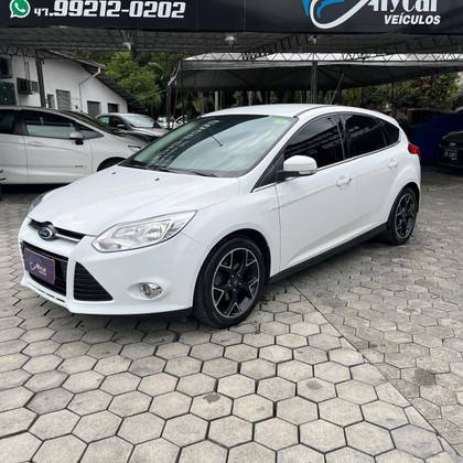 FORD FOCUS 2.0 TITANIUM 16V FLEX 4P POWERSHIFT FORD FOCUS 2.0 TITANIUM 16V FLEX 4P POWERSHIFT